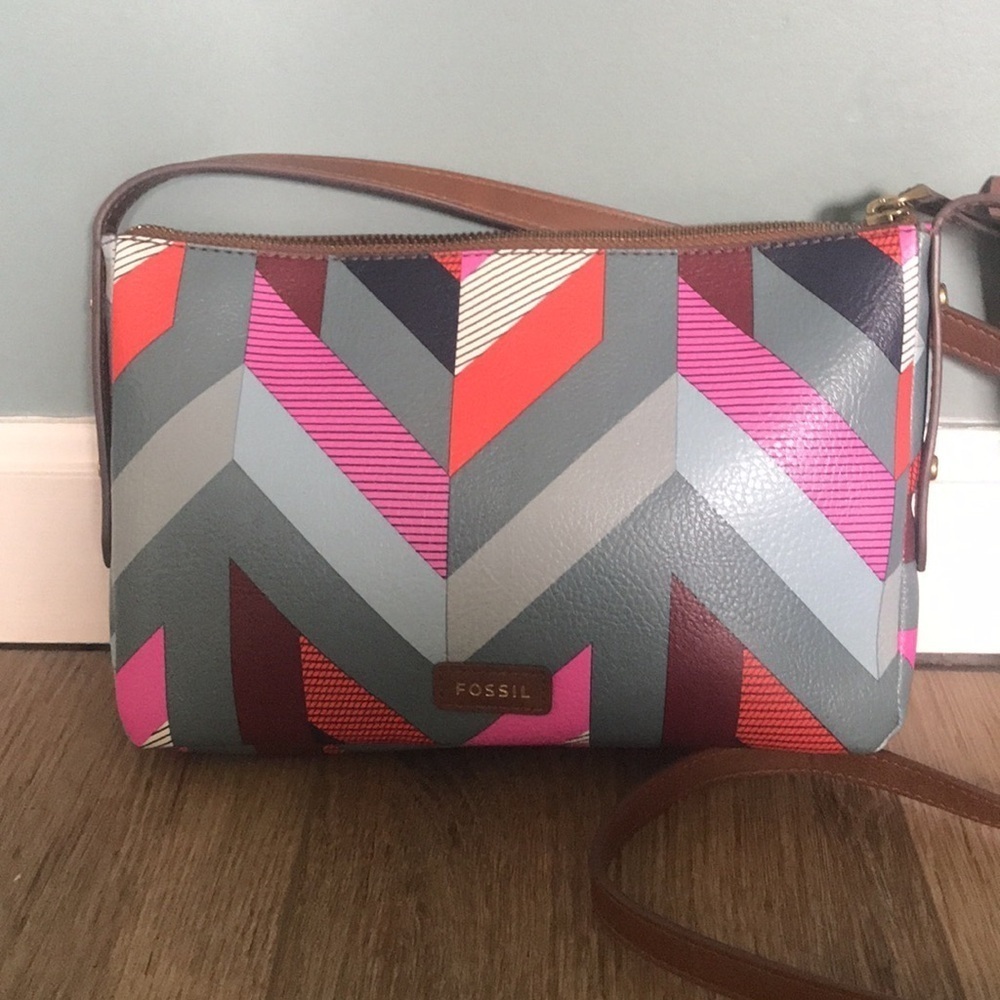 Fossil Gemma Crossbody Pebble vegan Leather Geometric Medium Handbag. Adjustable